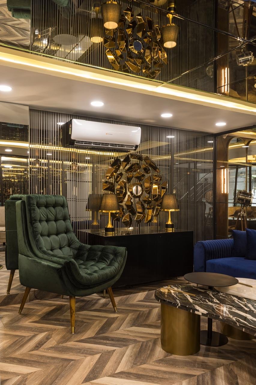 Office lounge seating with decorative mirrored walls